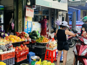 TP Hồ Chí Minh nhộn nhịp thị trường Rằm tháng Giêng